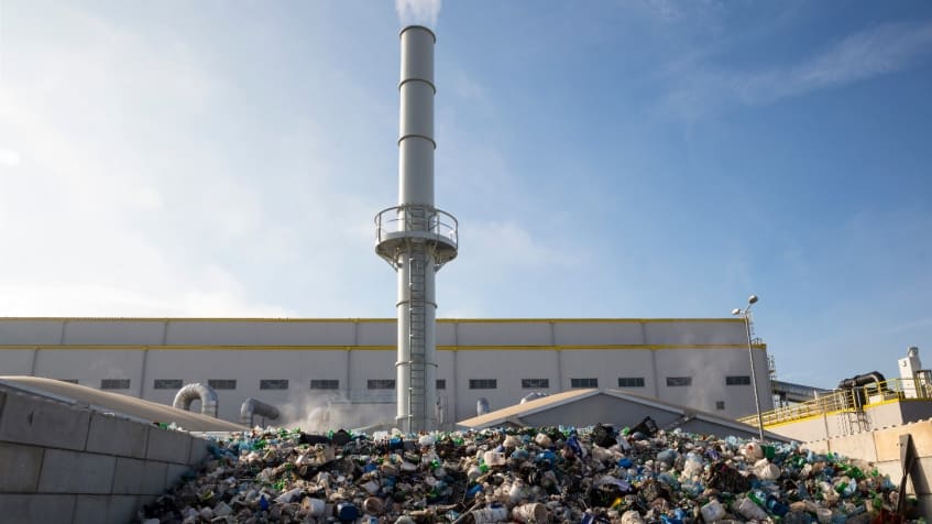 Cos'è il termovalorizzatore, recuperare energia dai rifiuti